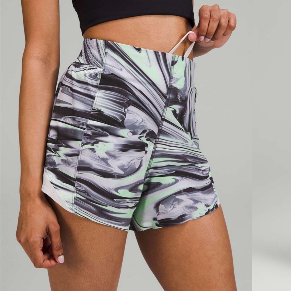Lululemon Special Edition Hotty Hots